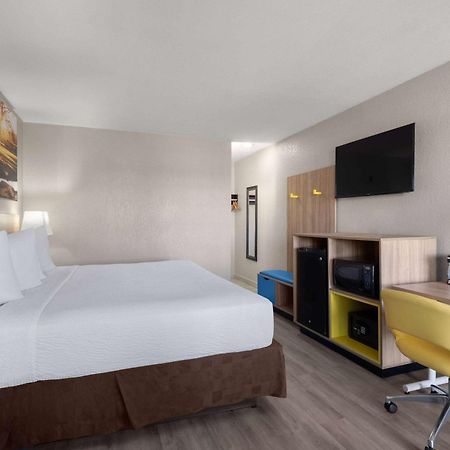 Days Inn By Wyndham Las Vegas Airport Near The Strip Εξωτερικό φωτογραφία